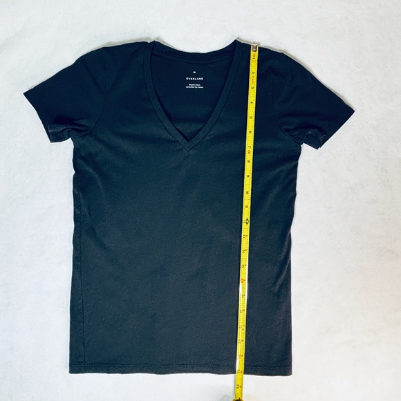 Everlane Organic Cotton V-Neck T-Shirt - Picture 4 of 7
